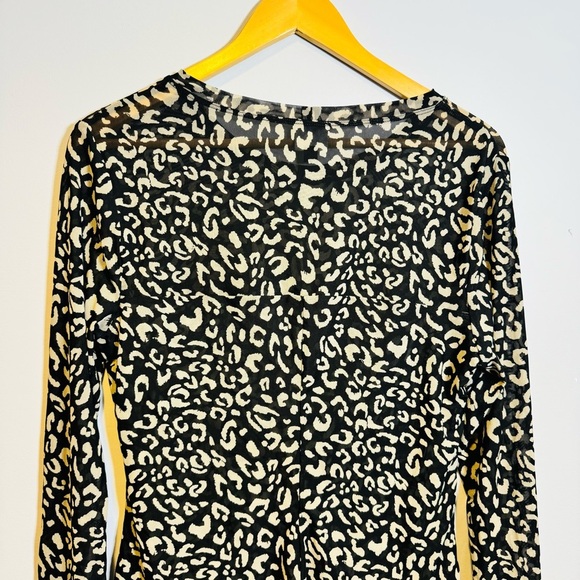 Cabi Sweetheart Top Size Medium Style #4163 Fall 2021 Black Ivory Animal Print - Picture 9 of 11